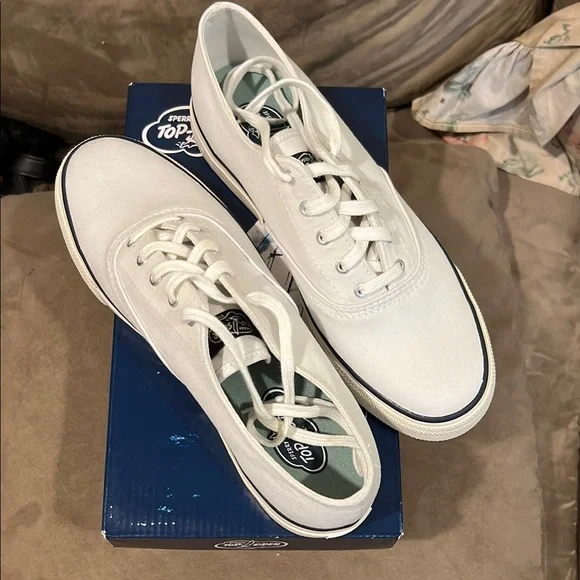 Sperry White Canvas Sneakers - Picture 1 of 3